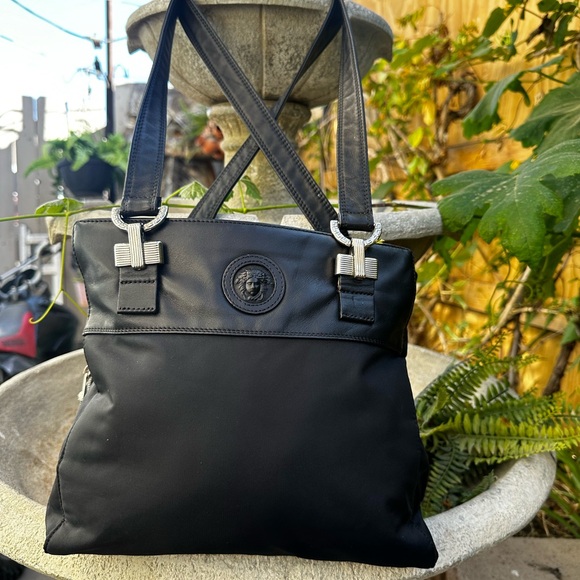 Versace Handbags - ♠️Gianni Versace Womens Black Leather♠️ Italy Inner Dividers Medium Shoulder Bag